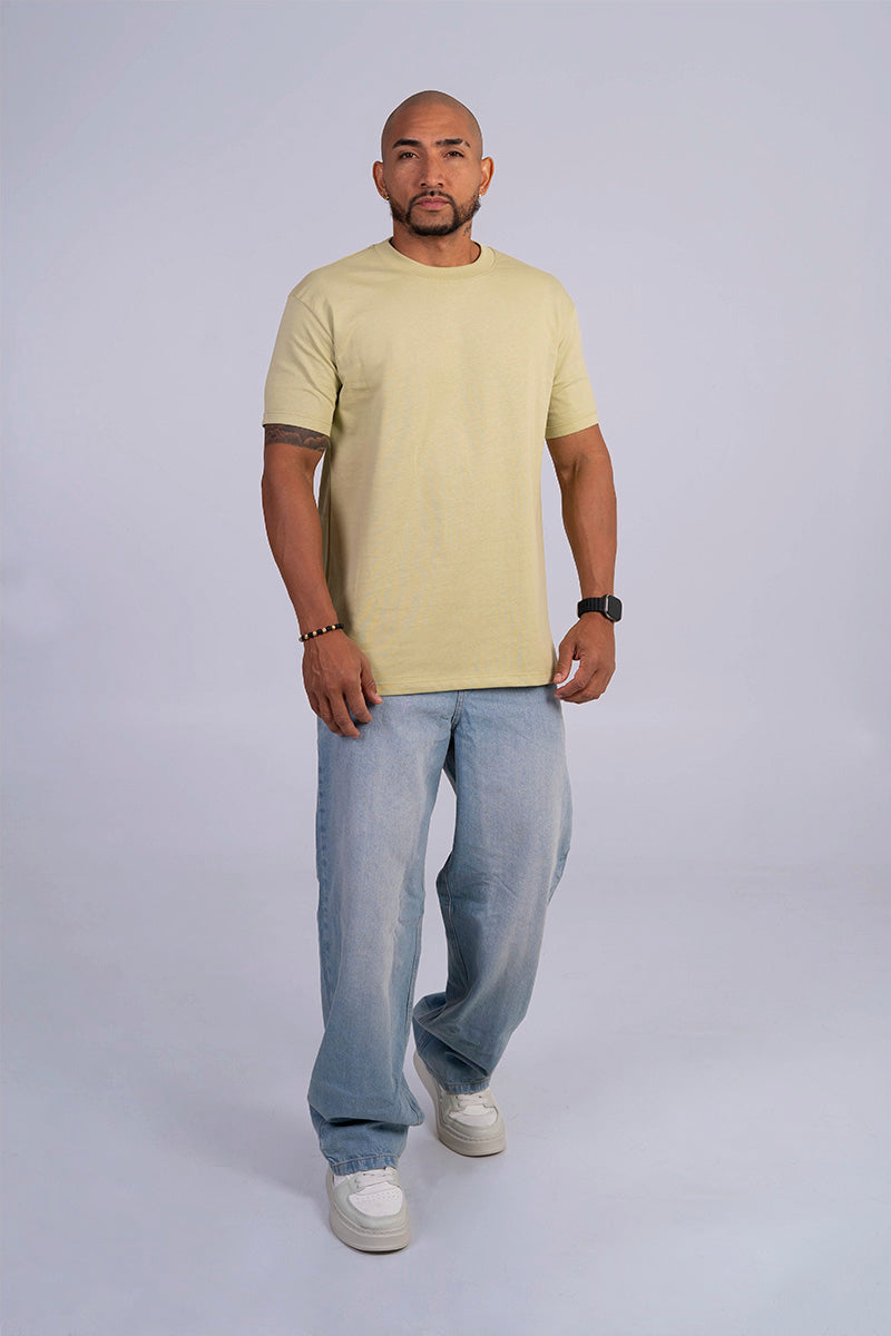 Camiseta regular básica verde pistacho