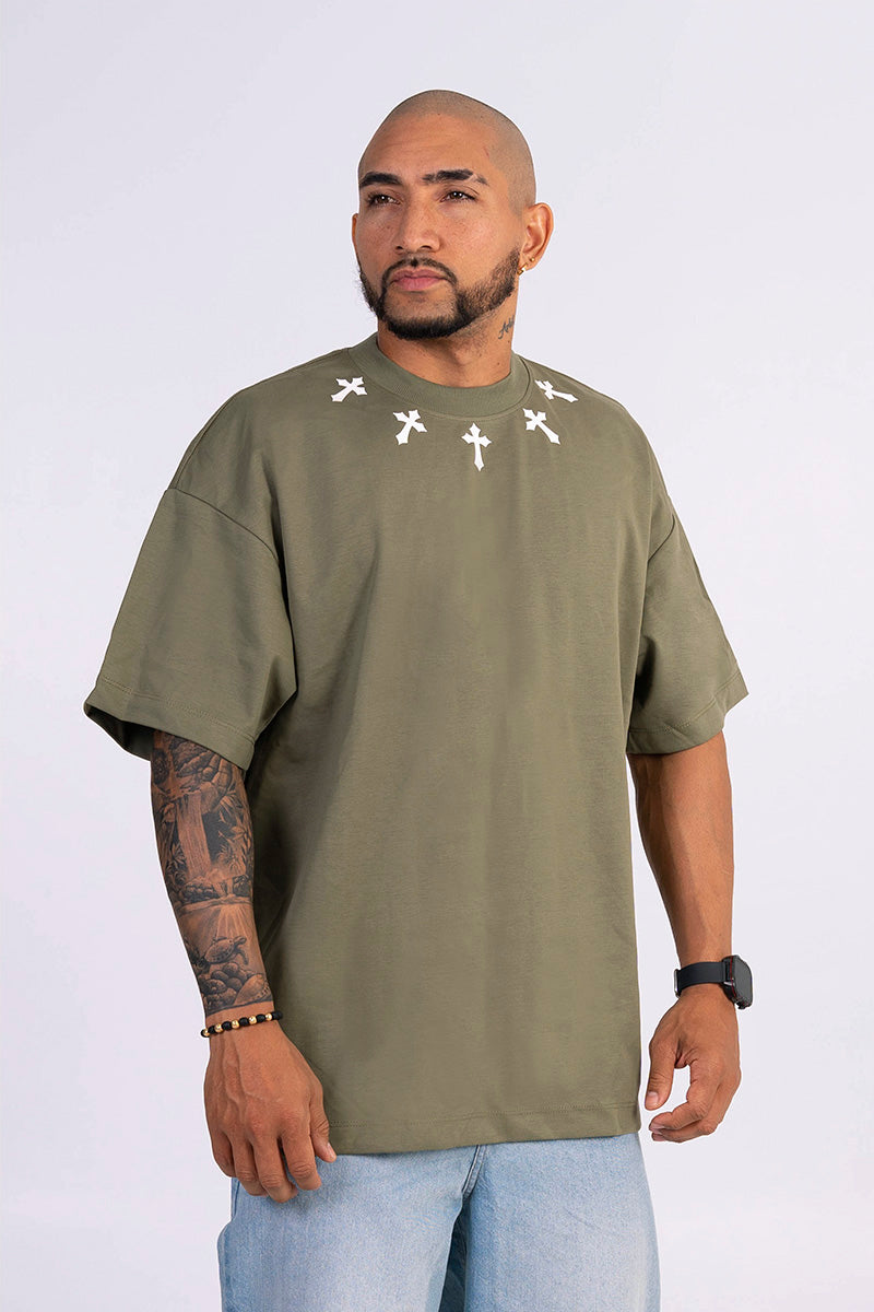 Camiseta oversize oliva cruz