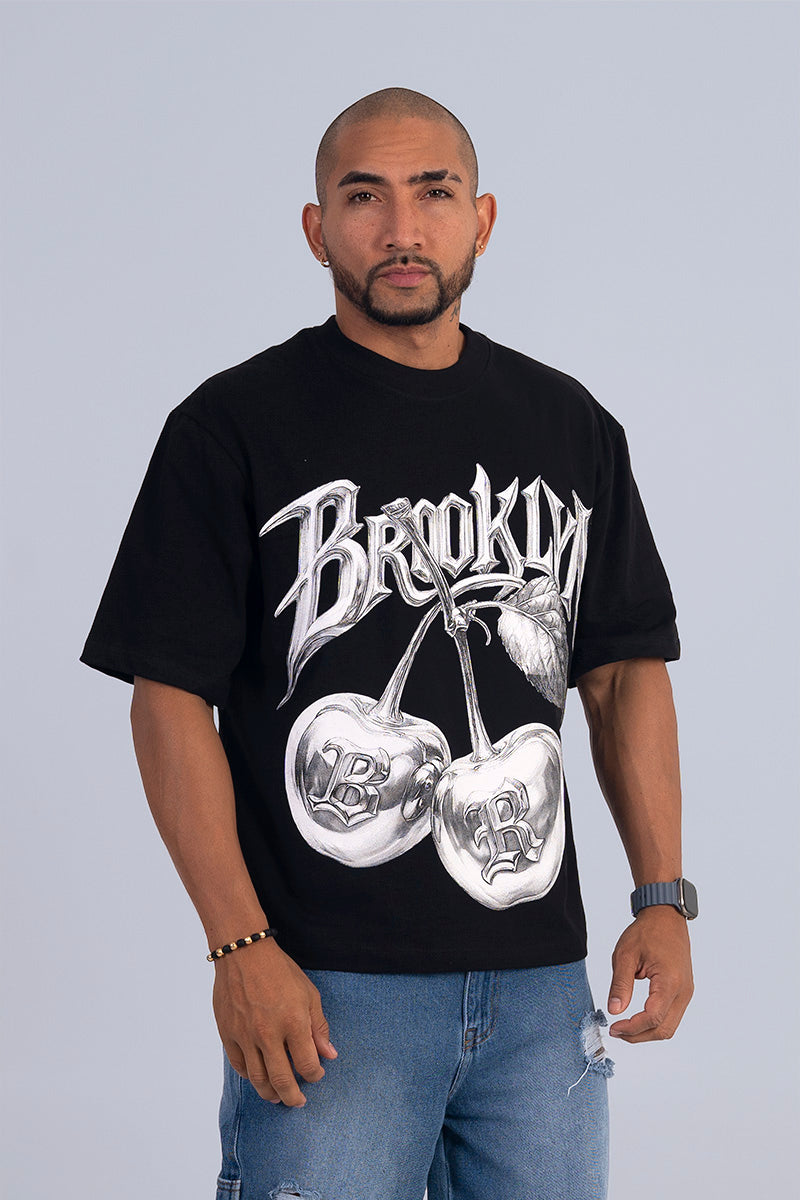 Camiseta boxy fit black cherry