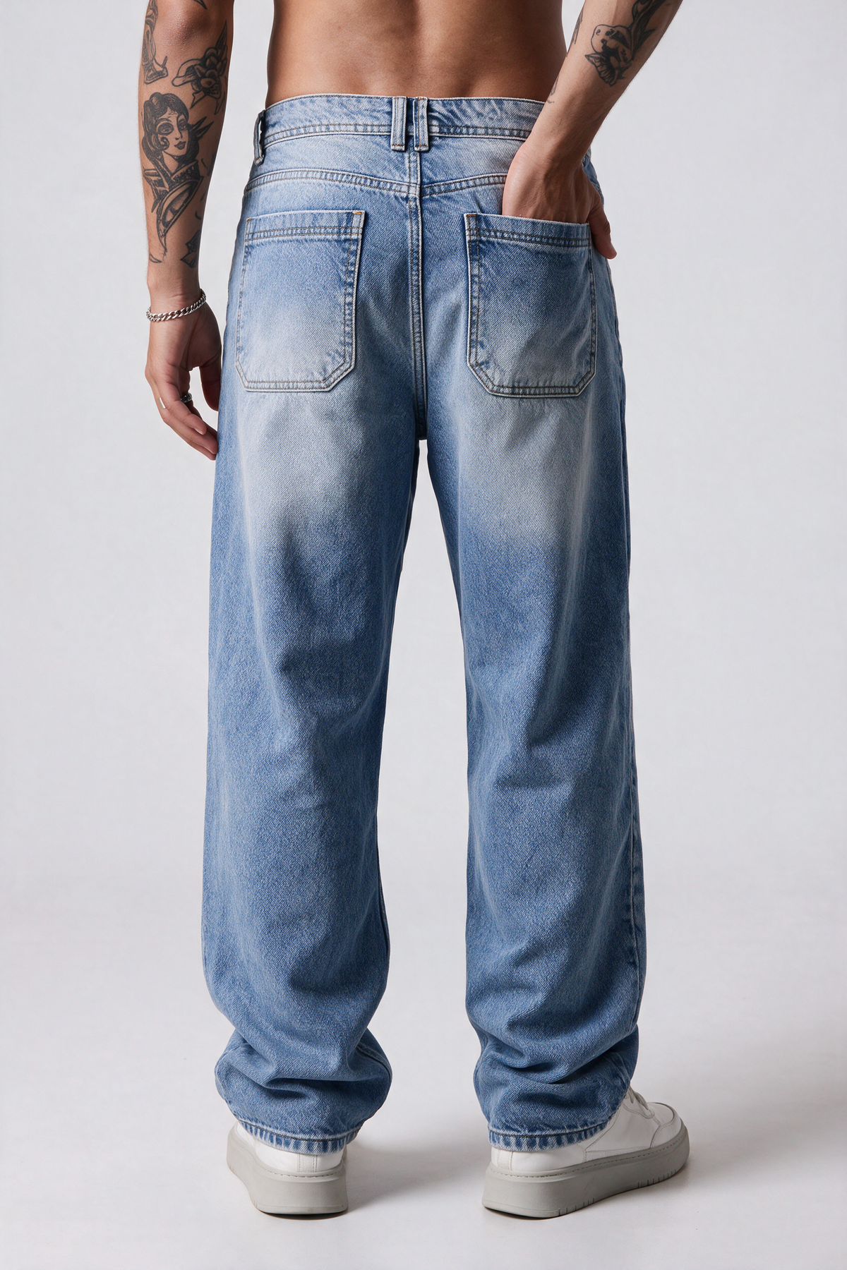 Jean ancho moda bordado
